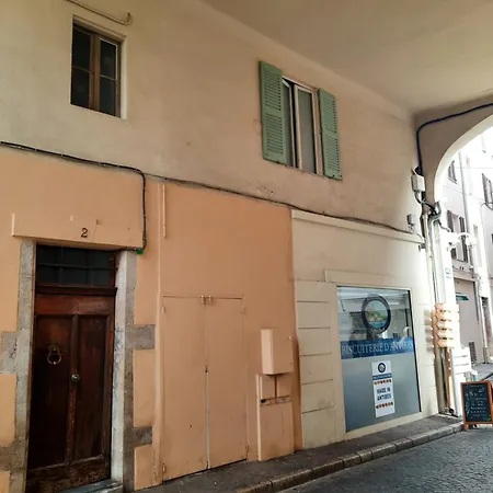 Appartement Vieille Ville, 1 Bedroom Apt, Max 2 Adults&2 Kids *