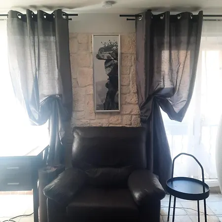 Vieille Ville, 1 Bedroom Apt, Max 2 Adults&2 Kids