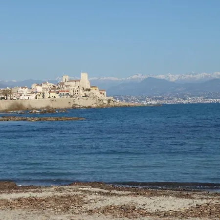 Vieille Ville, 1 Bedroom Apt, Max 2 Adults&2 Kids Antibes
