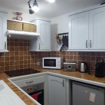Vieille Ville, 1 Bedroom Apt, Max 2 Adults&2 Kids Antibes