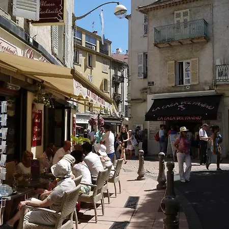 Vieille Ville, 1 Bedroom Apt, Max 2 Adults&2 Kids *
