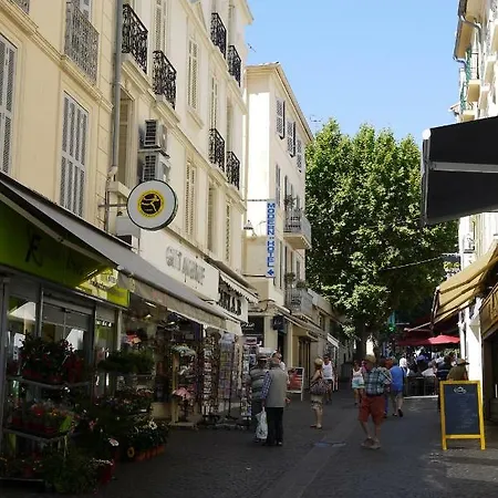 Vieille Ville, 1 Bedroom Apt, Max 2 Adults&2 Kids Antibes