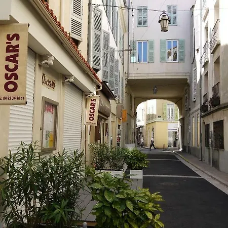 Vieille Ville, 1 Bedroom Apt, Max 2 Adults&2 Kids * Antibes