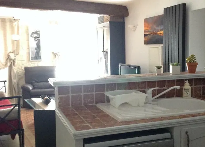 Vieille 1 - Luca's Apartment, 1 Bedroom, Max 2 Adults And 2 Kids *