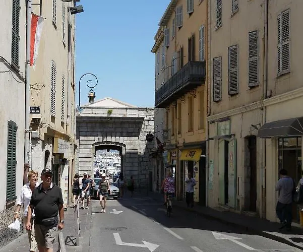 Vieille 1 - Luca's Apartment, 1 Bedroom, Max 2 Adults And 2 Kids Antibes