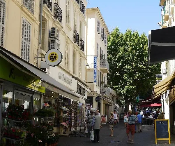 Vieille 1 - Luca's Apartment, 1 Bedroom, Max 2 Adults And 2 Kids Antibes