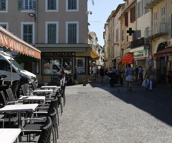 Vieille 1 - Luca's Apartment, 1 Bedroom, Max 2 Adults And 2 Kids Antibes