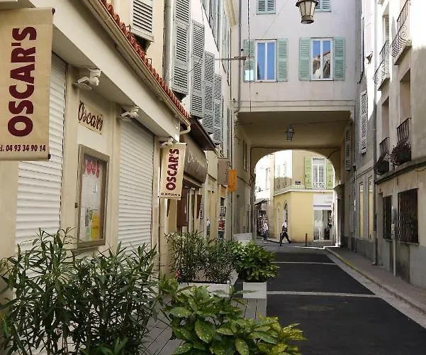 Vieille 1 - Luca's Apartment, 1 Bedroom, Max 2 Adults And 2 Kids * Antibes