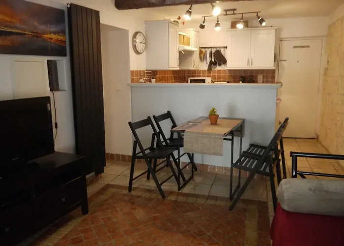 Vieille 1 - Luca's Apartment, 1 Bedroom, Max 2 Adults And 2 Kids *